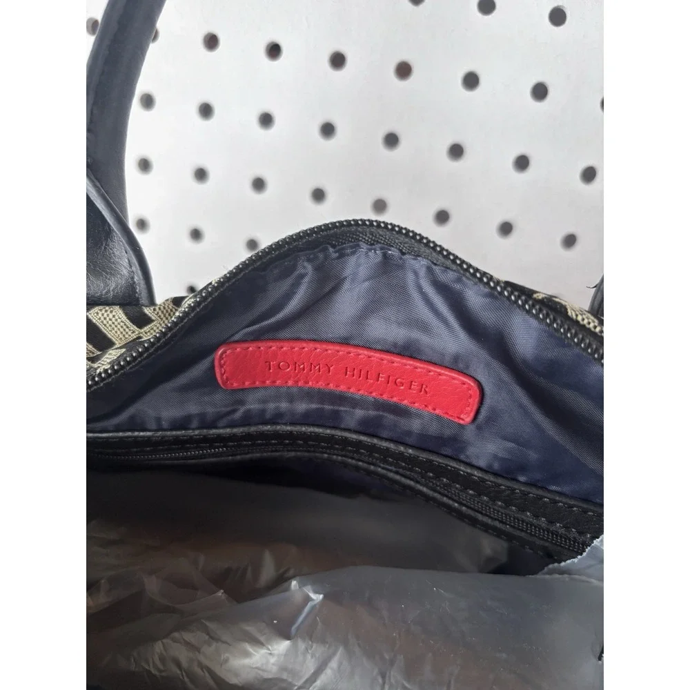 Tommy Halfiger Logo Top Handle Handbag Purse Satchel Black Faux Leather Fabric‎